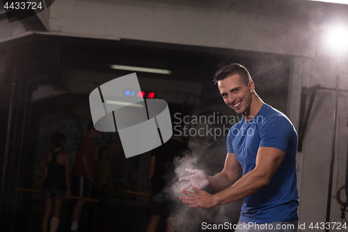 Image of Gym Chalk Magnesium Carbonate hands clapping man