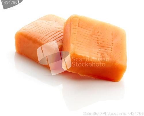 Image of two pieces of caramel