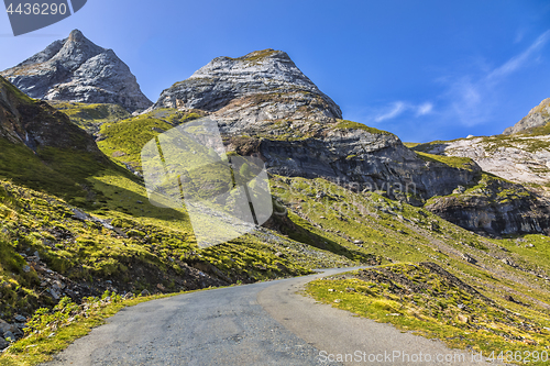 Image of The Road to Circus of Troumouse - Pyrenees Mountains