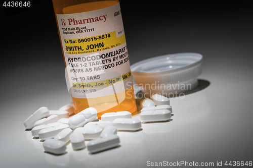 Image of Hydrocodone Pills and Prescription Bottle with Non Proprietary L