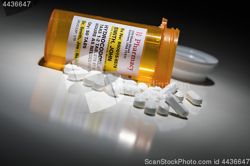 Image of Hydrocodone Pills and Prescription Bottle with Non Proprietary L