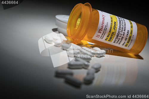 Image of Hydrocodone Pills and Prescription Bottle with Non Proprietary L