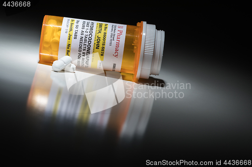 Image of Hydrocodone Pills and Prescription Bottle with Non Proprietary L