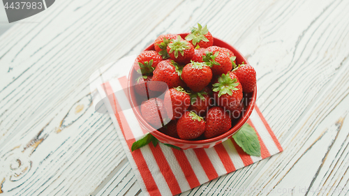 Image of Fresh strawberry in bowl 