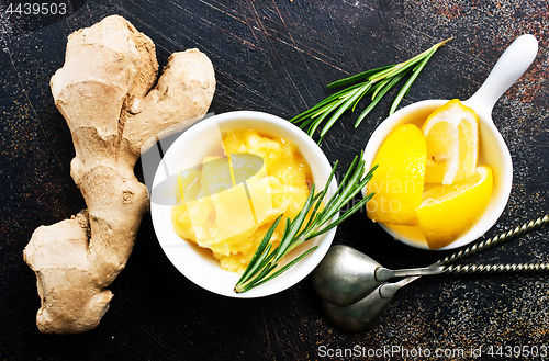Image of ginger with honey