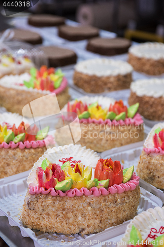 Image of Manual cakes production