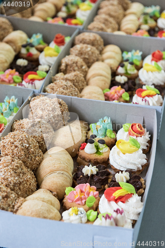 Image of Manual cakes production