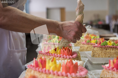 Image of Manual cakes production