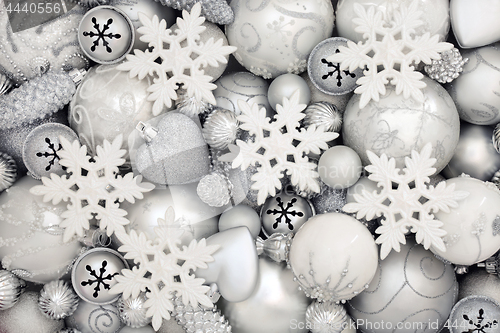 Image of White and Silver Christmas Bauble Decorations