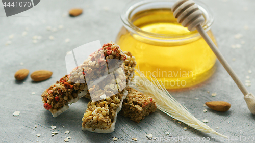 Image of Jar of honey and oat bars