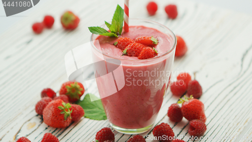 Image of Strawberry smoothie in glass with mint
