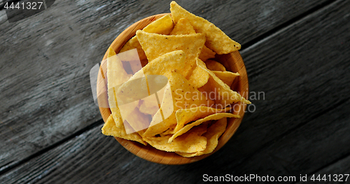 Image of Bowl of golden crispy chips