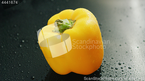 Image of Single yellow bell pepper