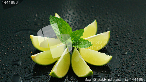 Image of Composed slices of lime
