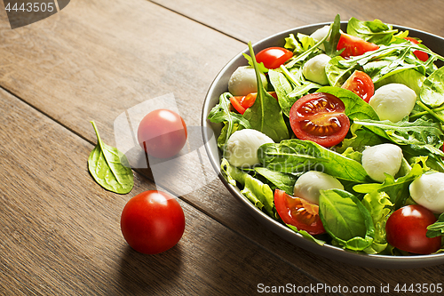 Image of Salad with mozzarella