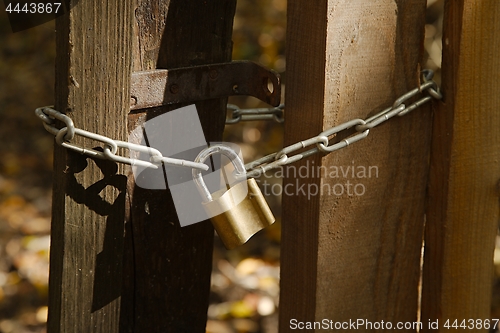 Image of Old gate with padlock