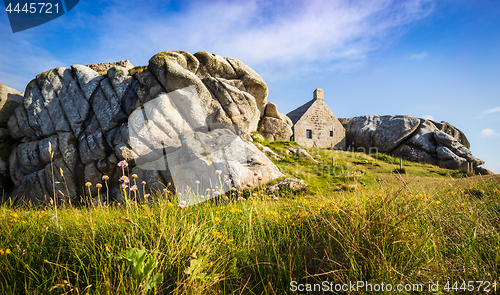 Image of House between the rocks