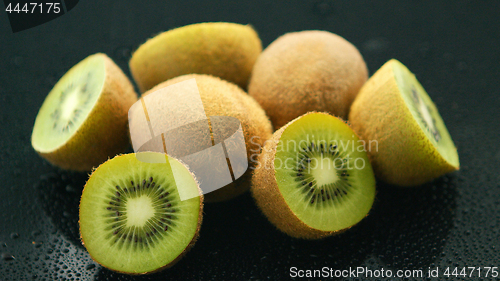 Image of Halves of green kiwi