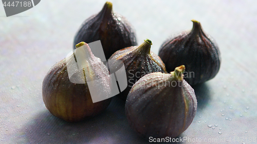 Image of Figs with water drops 