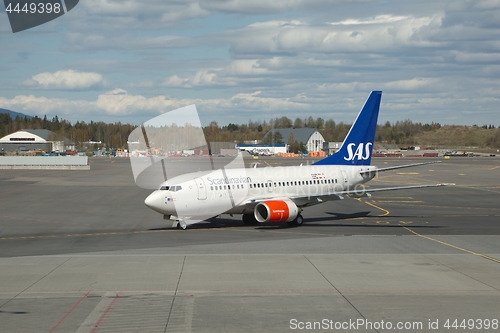 Image of Plane at the airport