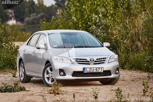 Image of Toyota corolla in the countryside