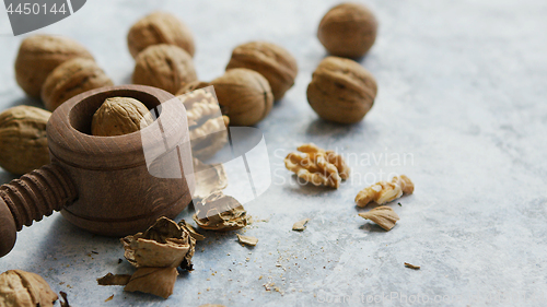 Image of Walnuts in shells and cracker