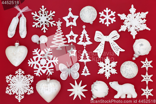 Image of White and Silver Christmas Bauble Decorations