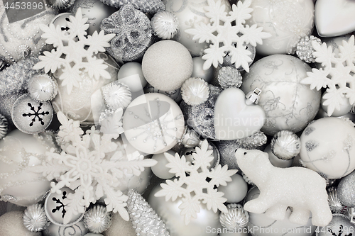 Image of White and Silver Christmas Bauble Decorations