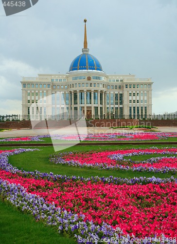 Image of President palace.