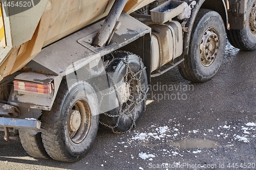 Image of Truck awith snow chain