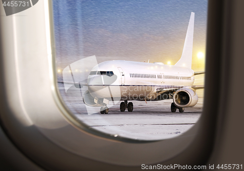 Image of aircraft at not flying weather