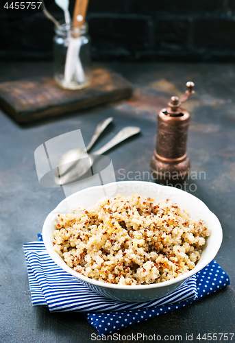 Image of boiled quinoa 