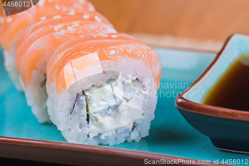 Image of California maki sushi with salmon