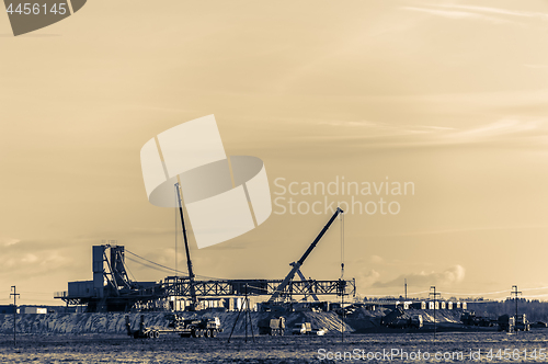 Image of Installation of the oil rig.