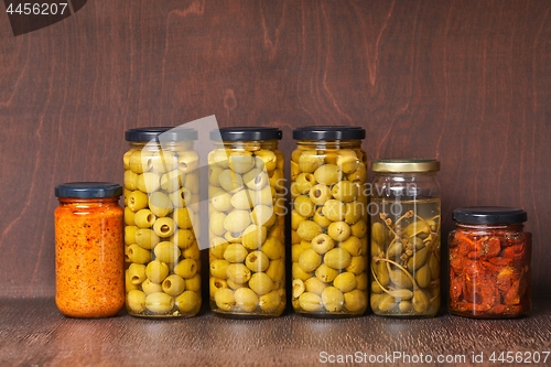 Image of Olives , pesto, dried tomatoes