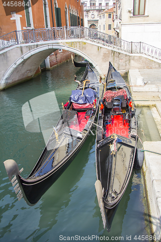 Image of Views of beautiful buildings, gondolas, bridges and canals in Ve