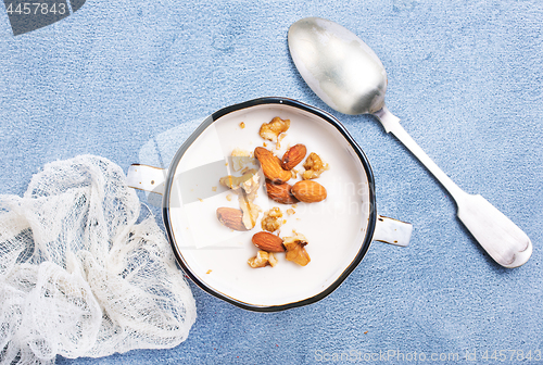 Image of desert with nuts