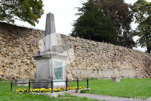 Image of Boer War memorial outside the castle wall in Tonbridge