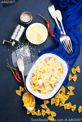 Image of Pasta sprinkled with cheese 