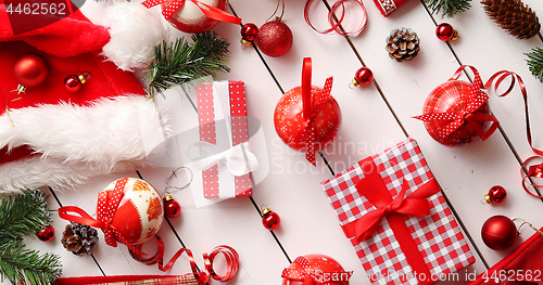 Image of Christmas decorations near presents
