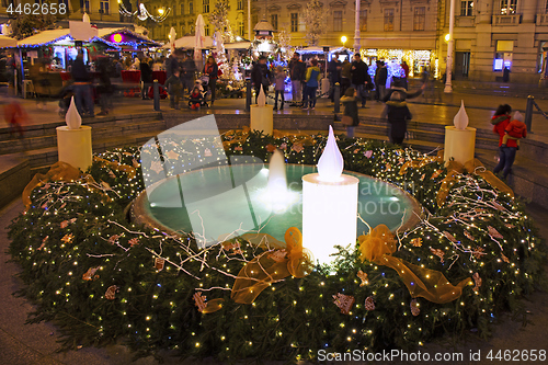 Image of Advent in Zagreb - Mandusevac fountain on Ban Jelacic square  de