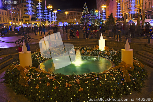 Image of Advent in Zagreb - Mandusevac fountain on Ban Jelacic square  de