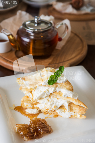 Image of Honey cake with vanilla cream