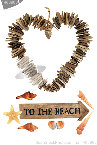 Image of Driftwood Heart and to the Beach Sign