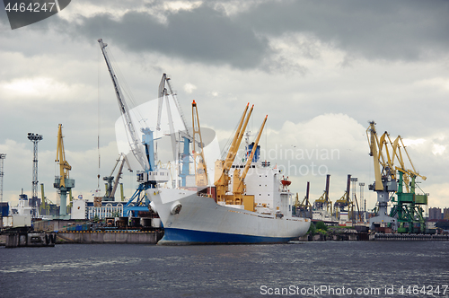 Image of ship and cranes