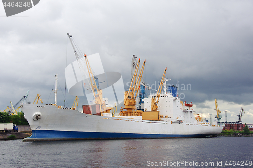 Image of ship and cranes