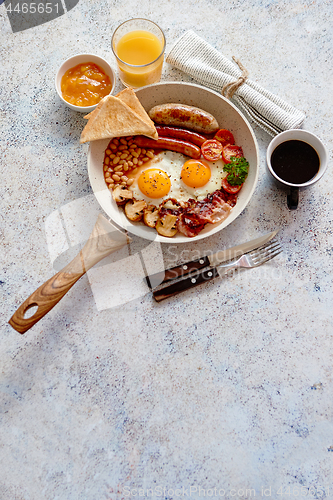Image of Full English Breakfast served in a pan