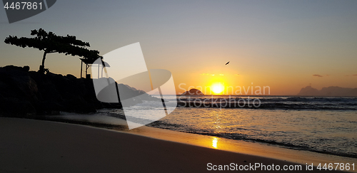 Image of Itaipu beach on the sunset