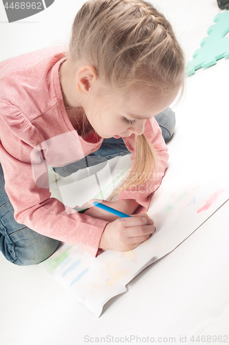 Image of Drawing little girl