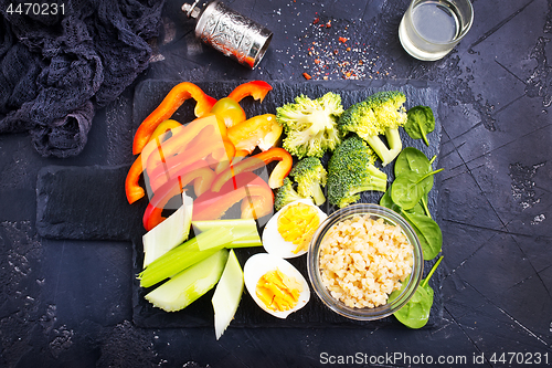 Image of bulgur with vegetablew and eggs